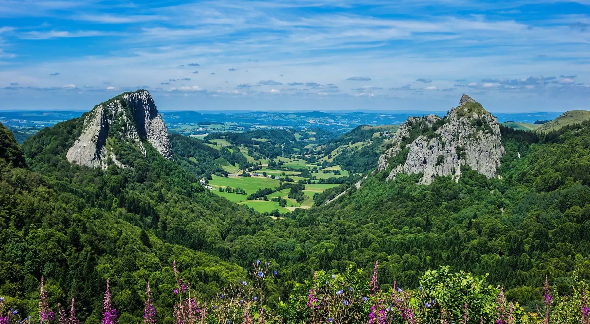 Le Puy de Dôme et l’agglomération de Clermont-Ferrand, Auvergne